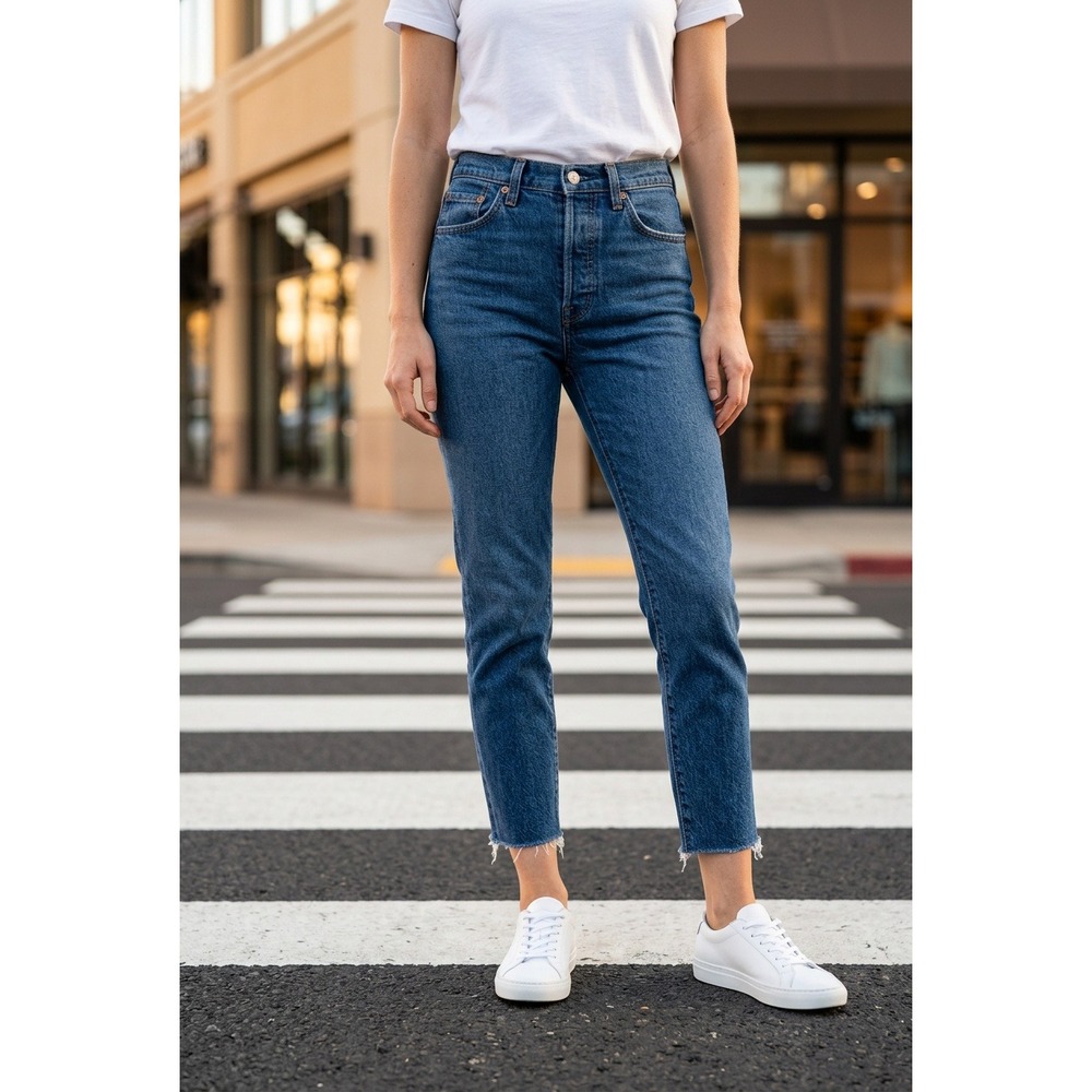 Levi's 501 Original Cropped Jeans Medium Wash Blue Raw Hem Sz 26 Classic Vintage